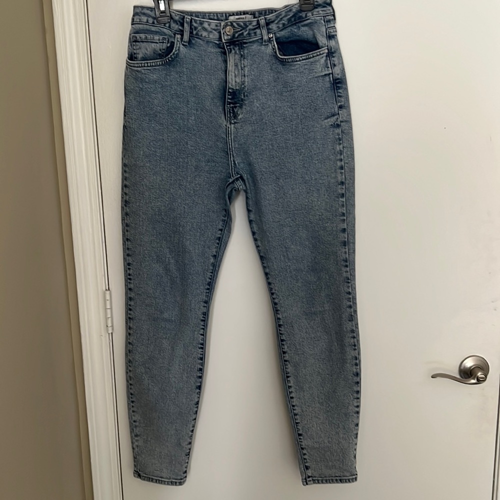 Forever 21 Skinny Jeans. Size US/UK 31. Light Blue.